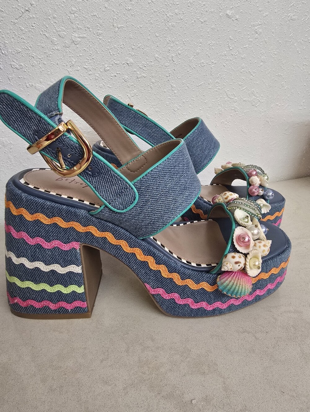 Betsey Johnson Shellie Size 7.5 Denim Seashell Pearl Platform Heels Sandals - Picture 2 of 10